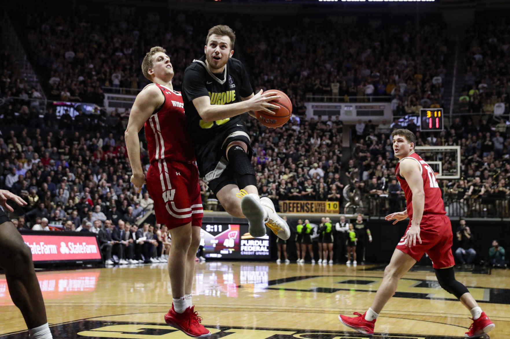 Boilermakers 70, Badgers 51
